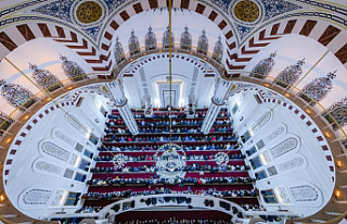 Cuma Hutbesi: İnsanın Gerçek Huzur Kaynağı: İbadet...